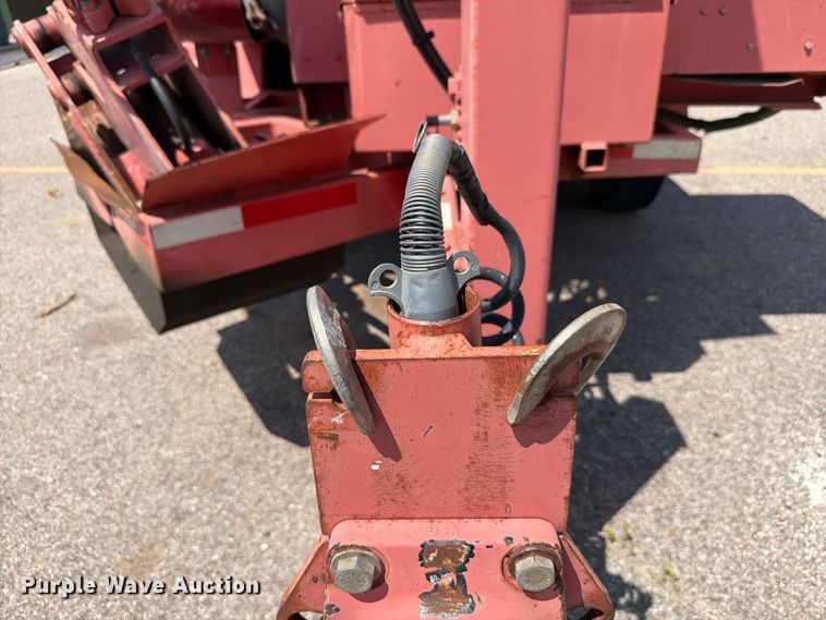 image for item EW8762 2007 Morbark Hurricane wood chipper