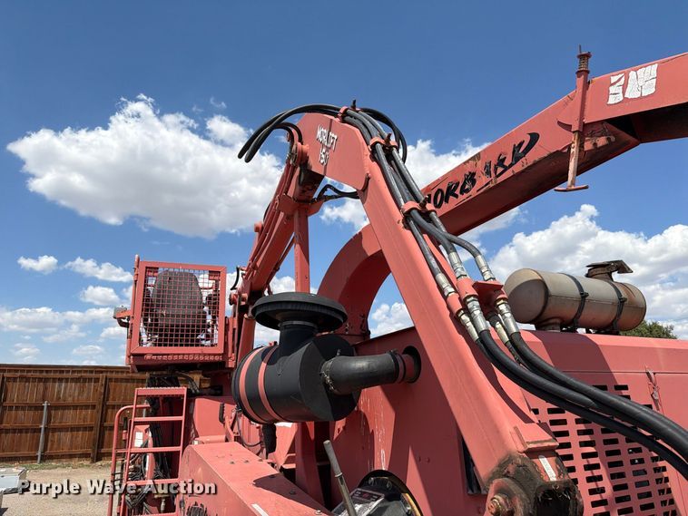 image for item EW8762 2007 Morbark Hurricane wood chipper