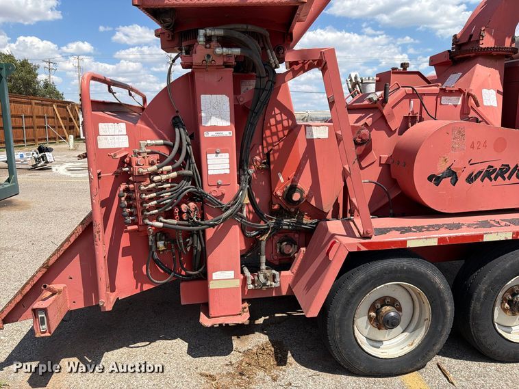 image for item EW8762 2007 Morbark Hurricane wood chipper