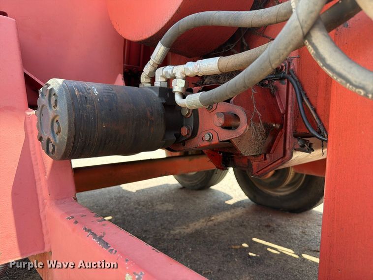 image for item EW8762 2007 Morbark Hurricane wood chipper