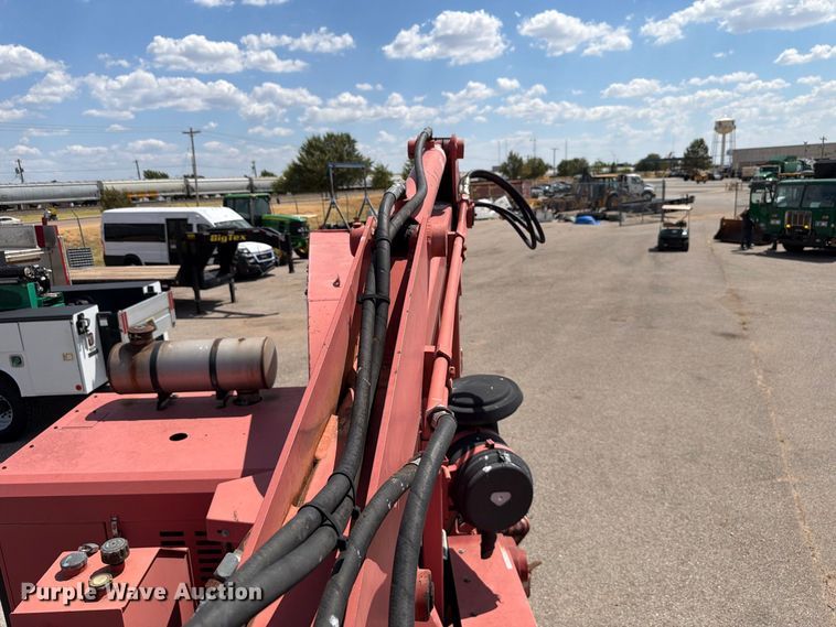 image for item EW8762 2007 Morbark Hurricane wood chipper