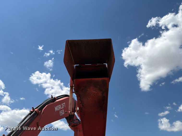 image for item EW8762 2007 Morbark Hurricane wood chipper