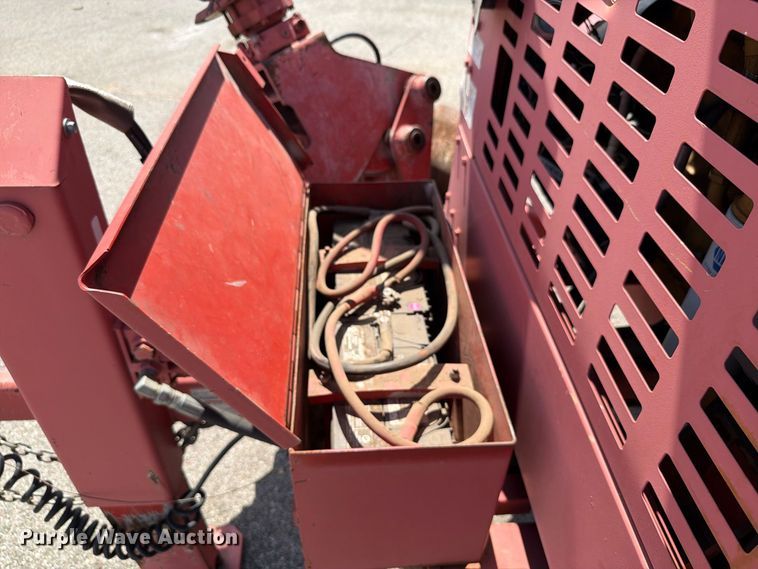 image for item EW8762 2007 Morbark Hurricane wood chipper