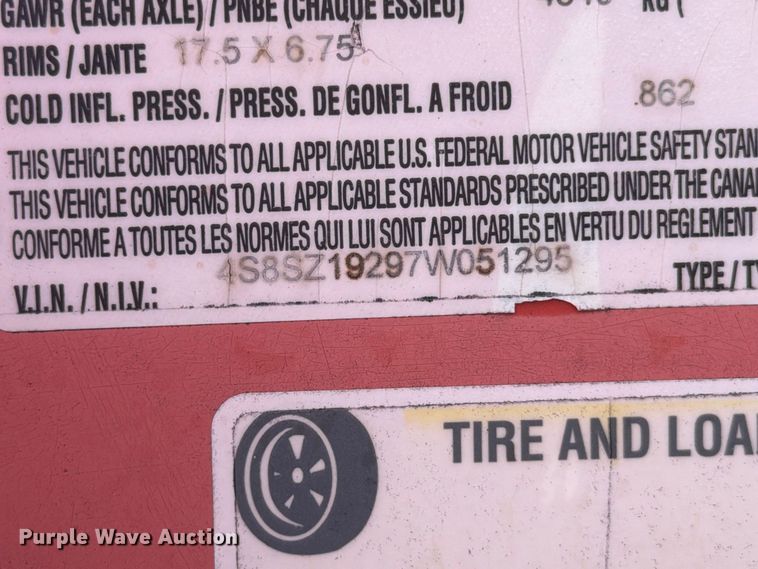 image for item EW8762 2007 Morbark Hurricane wood chipper