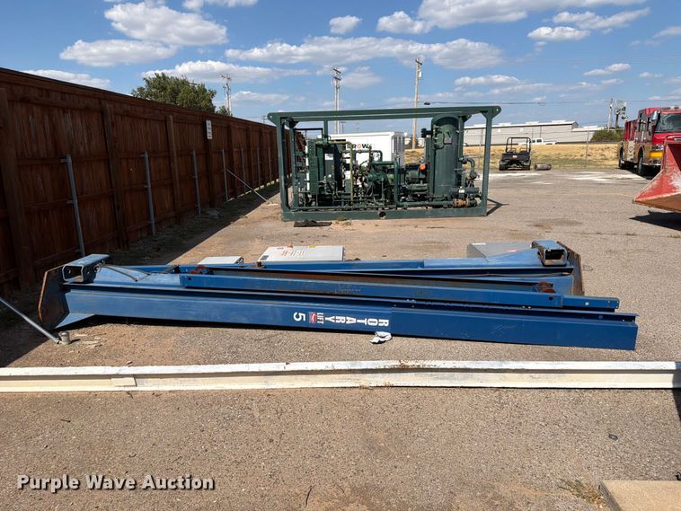 image for item EW8765 Rotary SP015 automotive lift
