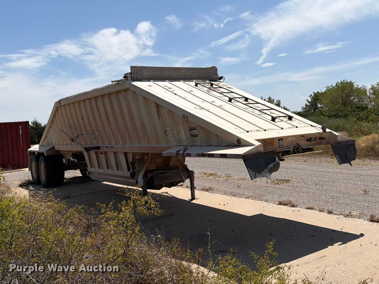 image for item EX0015 2009 Construction Trailer Specialist Inc BDT-40 bottom dump trailer
