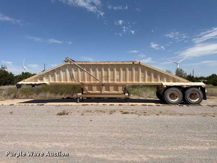 image for item EX0015 2009 Construction Trailer Specialist Inc BDT-40 bottom dump trailer