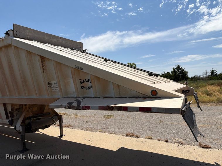 image for item EX0015 2009 Construction Trailer Specialist Inc BDT-40 bottom dump trailer
