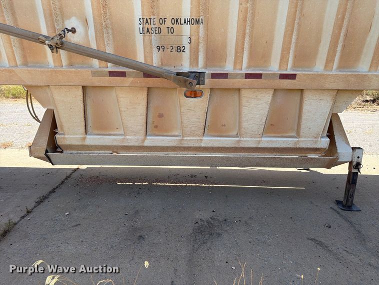 image for item EX0015 2009 Construction Trailer Specialist Inc BDT-40 bottom dump trailer