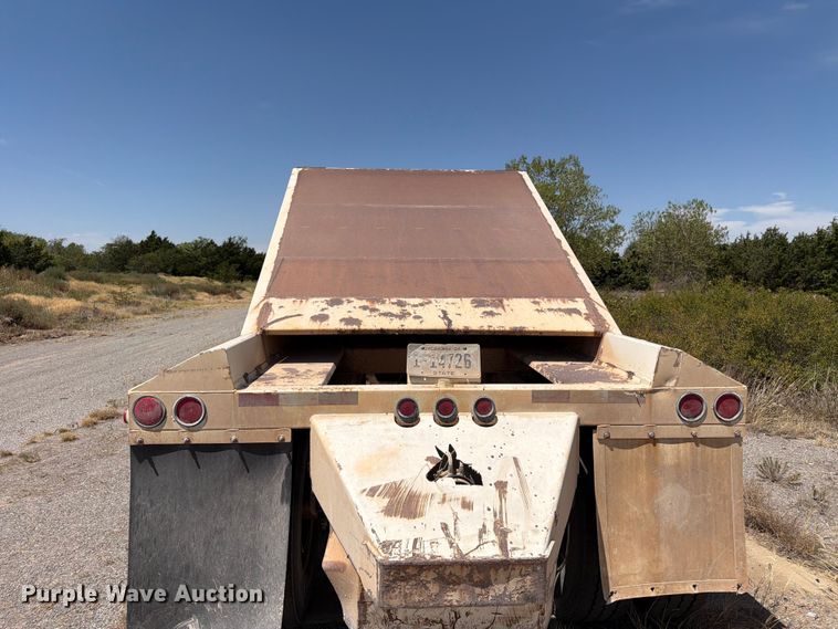 image for item EX0015 2009 Construction Trailer Specialist Inc BDT-40 bottom dump trailer