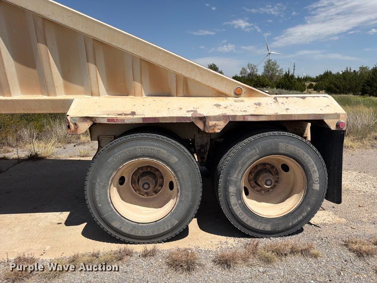 image for item EX0015 2009 Construction Trailer Specialist Inc BDT-40 bottom dump trailer