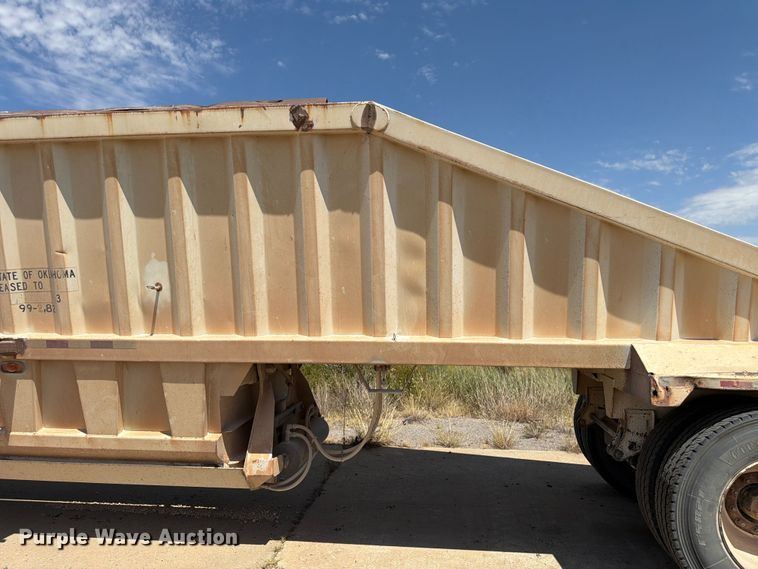 image for item EX0015 2009 Construction Trailer Specialist Inc BDT-40 bottom dump trailer