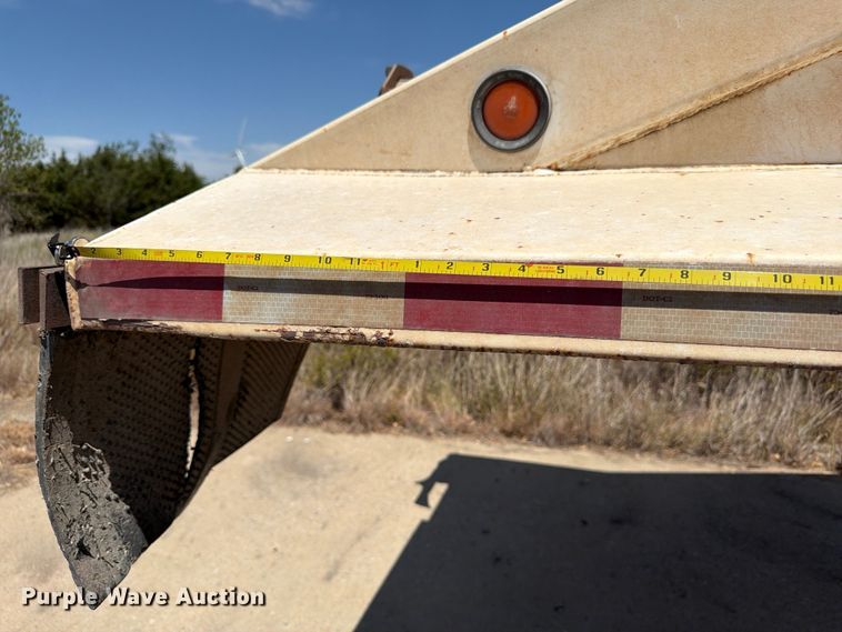image for item EX0015 2009 Construction Trailer Specialist Inc BDT-40 bottom dump trailer