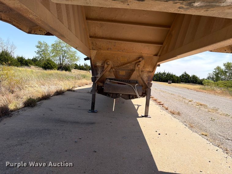 image for item EX0015 2009 Construction Trailer Specialist Inc BDT-40 bottom dump trailer