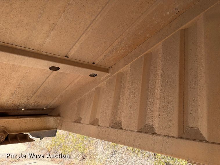 image for item EX0015 2009 Construction Trailer Specialist Inc BDT-40 bottom dump trailer
