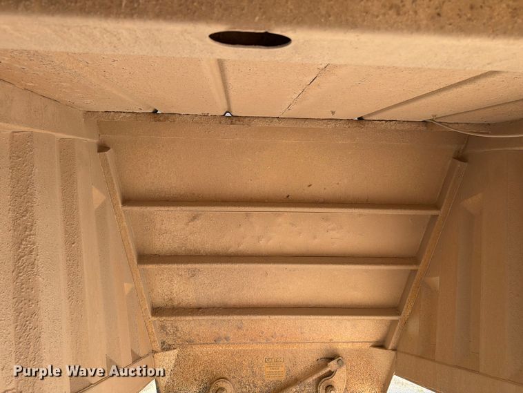 image for item EX0015 2009 Construction Trailer Specialist Inc BDT-40 bottom dump trailer