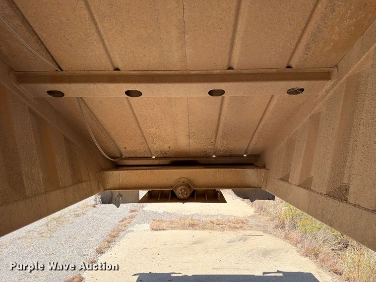 image for item EX0015 2009 Construction Trailer Specialist Inc BDT-40 bottom dump trailer