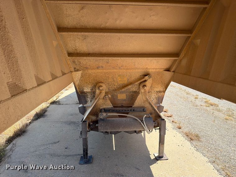 image for item EX0015 2009 Construction Trailer Specialist Inc BDT-40 bottom dump trailer
