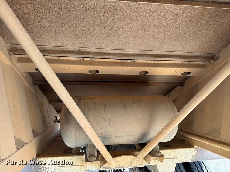 image for item EX0015 2009 Construction Trailer Specialist Inc BDT-40 bottom dump trailer
