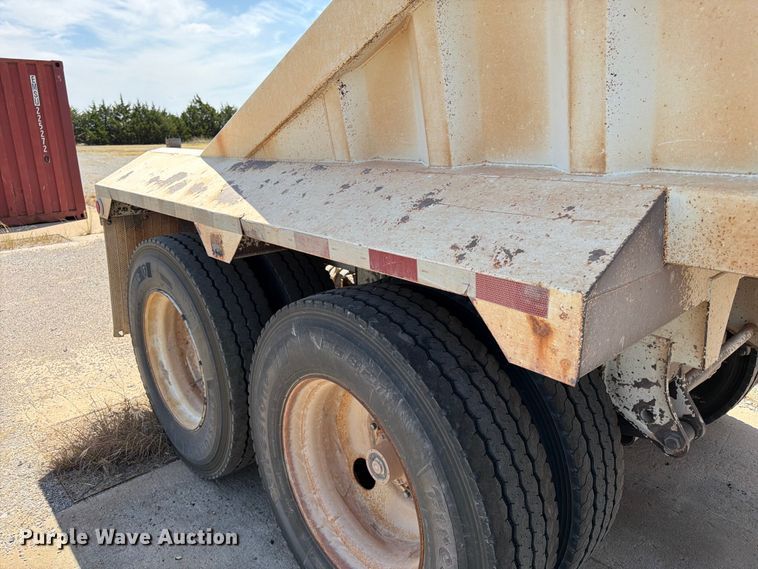 image for item EX0015 2009 Construction Trailer Specialist Inc BDT-40 bottom dump trailer