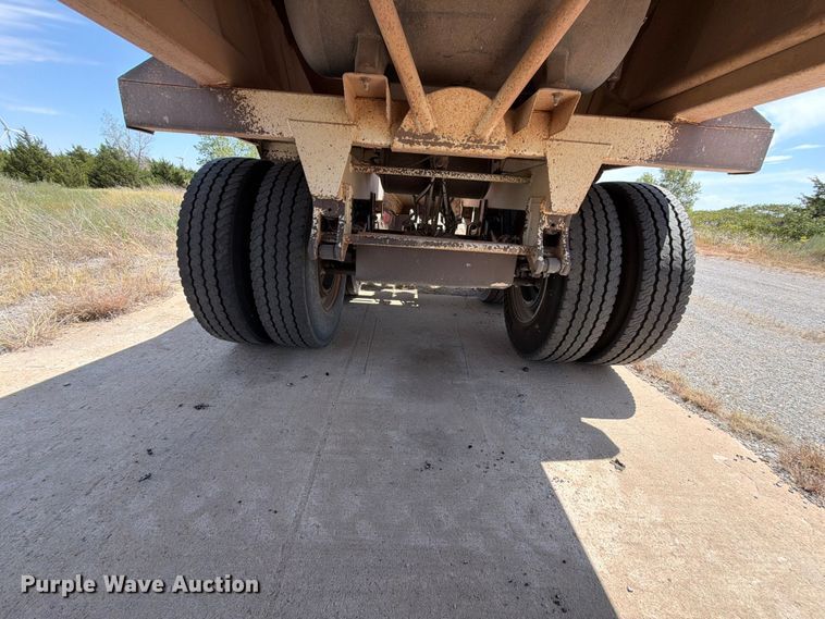 image for item EX0015 2009 Construction Trailer Specialist Inc BDT-40 bottom dump trailer