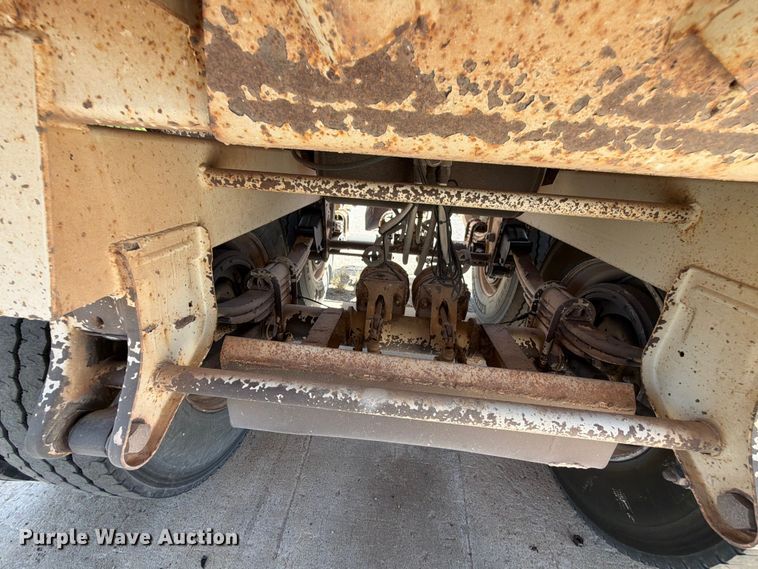 image for item EX0015 2009 Construction Trailer Specialist Inc BDT-40 bottom dump trailer