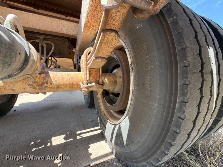 image for item EX0015 2009 Construction Trailer Specialist Inc BDT-40 bottom dump trailer