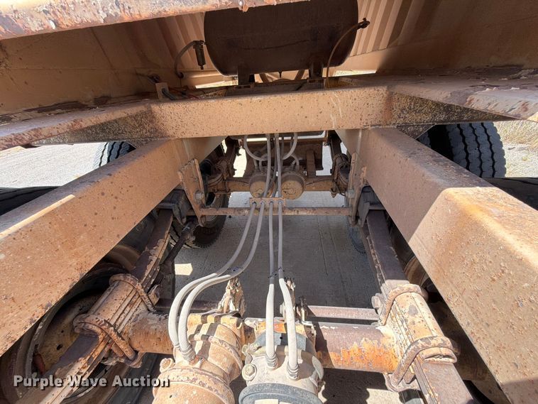 image for item EX0015 2009 Construction Trailer Specialist Inc BDT-40 bottom dump trailer
