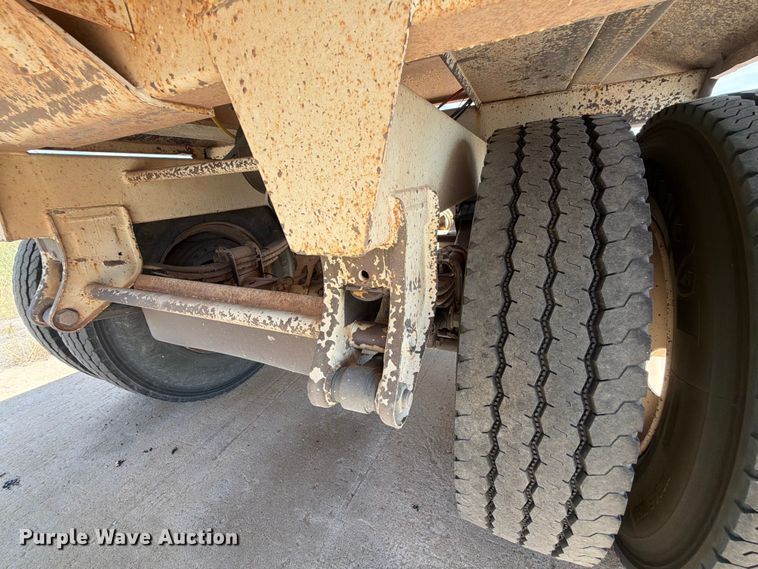 image for item EX0015 2009 Construction Trailer Specialist Inc BDT-40 bottom dump trailer