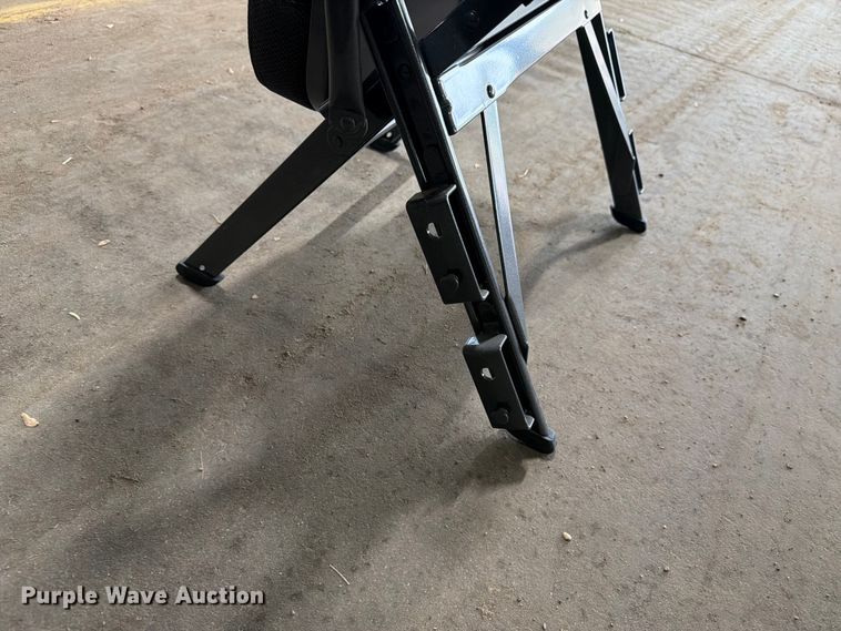 image for item EX0991 (106) folding chairs