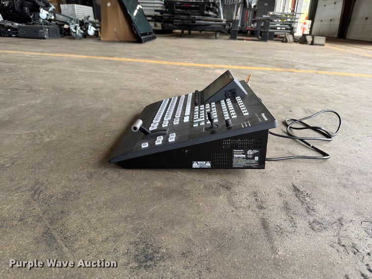 image for item EX0997 Panasonic AV-HS410 video production switcher