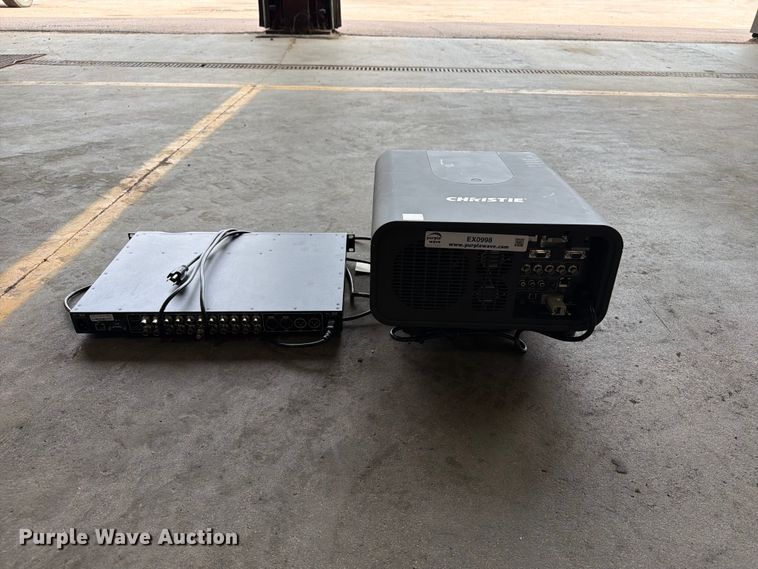 image for item EX0998 Christie LHD700 projector