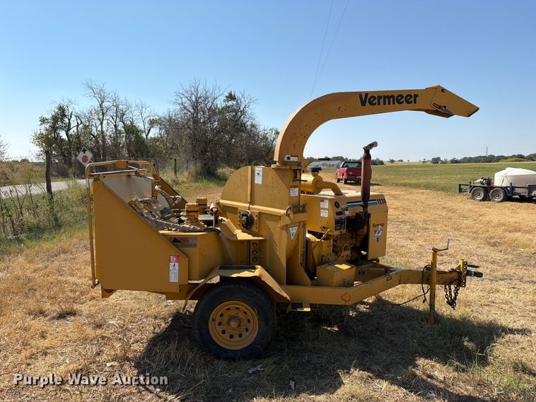 image for item EX4147 1995 Vermeer BC1230 wood chipper