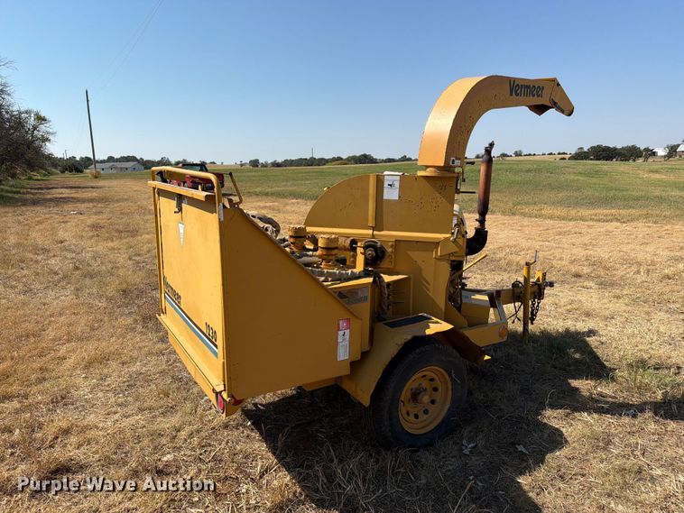 image for item EX4147 1995 Vermeer BC1230 wood chipper