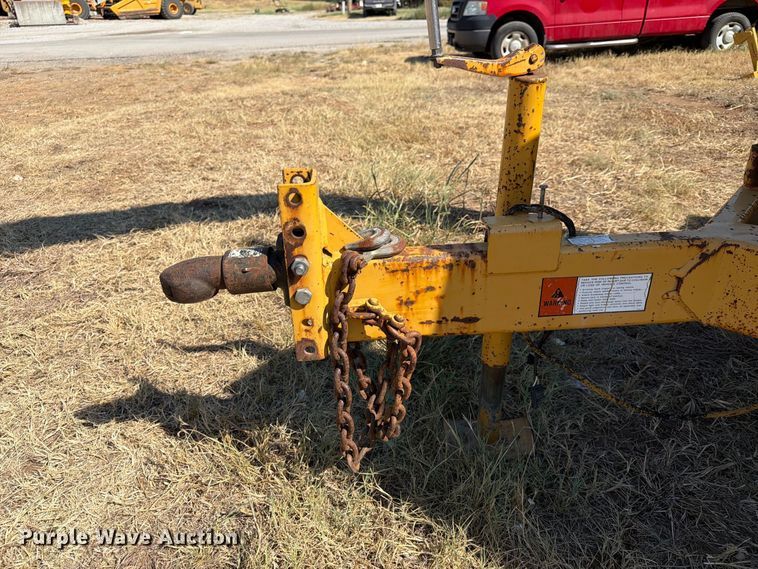 image for item EX4147 1995 Vermeer BC1230 wood chipper