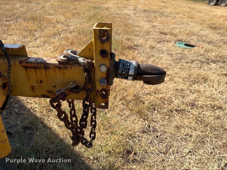 image for item EX4147 1995 Vermeer BC1230 wood chipper
