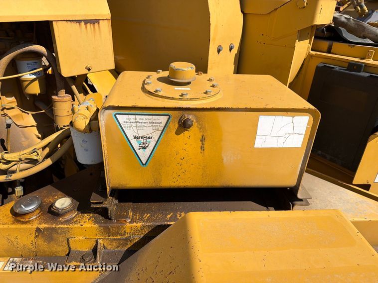 image for item EX4147 1995 Vermeer BC1230 wood chipper