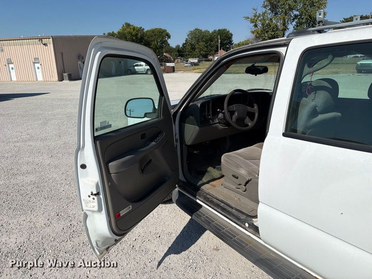 image for item EX4156 2006 Chevrolet Suburban 1500 SUV