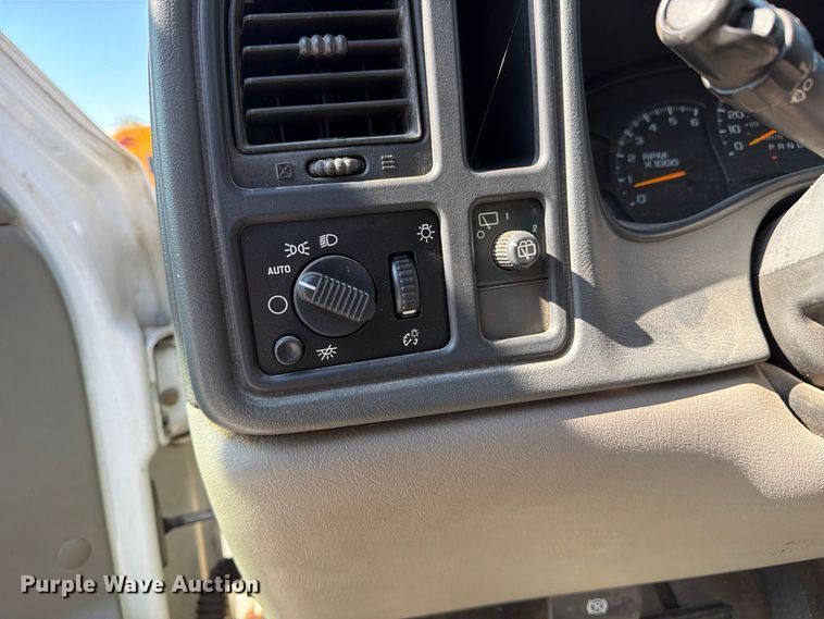image for item EX4156 2006 Chevrolet Suburban 1500 SUV