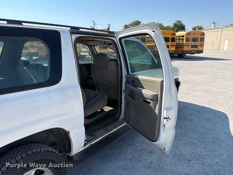 image for item EX4156 2006 Chevrolet Suburban 1500 SUV