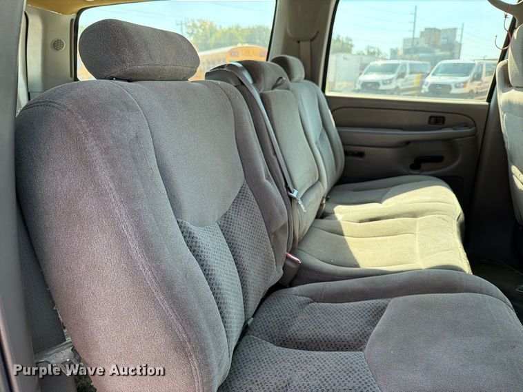 image for item EX4156 2006 Chevrolet Suburban 1500 SUV