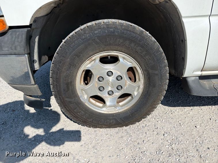 image for item EX4156 2006 Chevrolet Suburban 1500 SUV