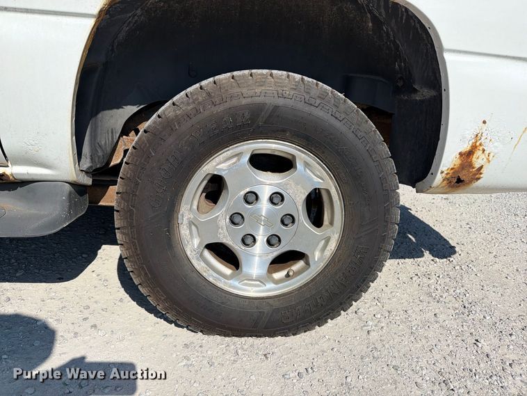 image for item EX4156 2006 Chevrolet Suburban 1500 SUV