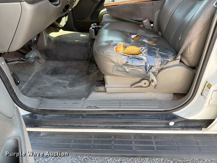 image for item EX4157 2005 Chevrolet Suburban 1500 SUV