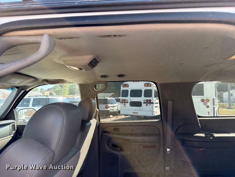 image for item EX4157 2005 Chevrolet Suburban 1500 SUV