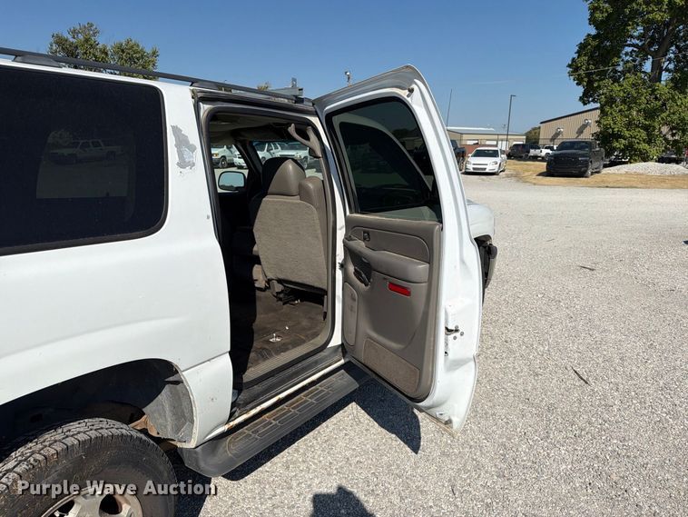 image for item EX4157 2005 Chevrolet Suburban 1500 SUV
