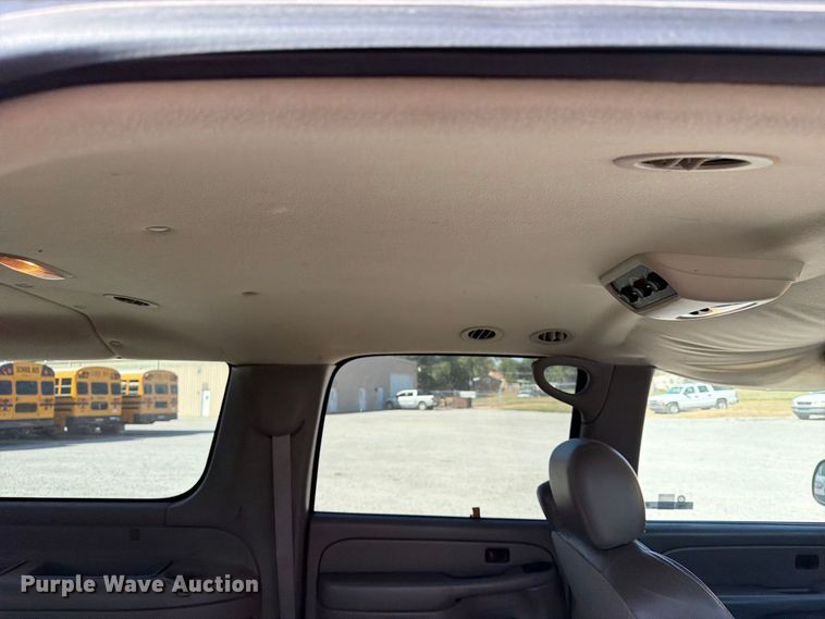image for item EX4157 2005 Chevrolet Suburban 1500 SUV