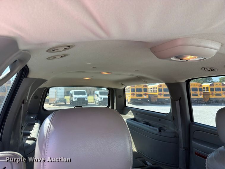 image for item EX4157 2005 Chevrolet Suburban 1500 SUV