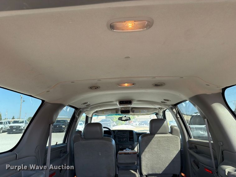 image for item EX4157 2005 Chevrolet Suburban 1500 SUV