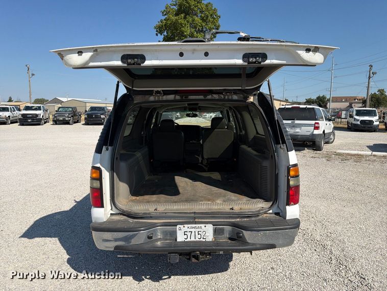 image for item EX4157 2005 Chevrolet Suburban 1500 SUV